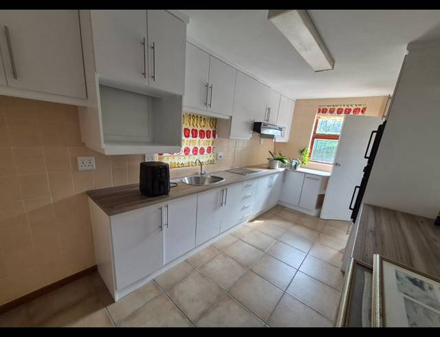 5 BEDROOM HOUSE FOR SALE IN BAYVIEW